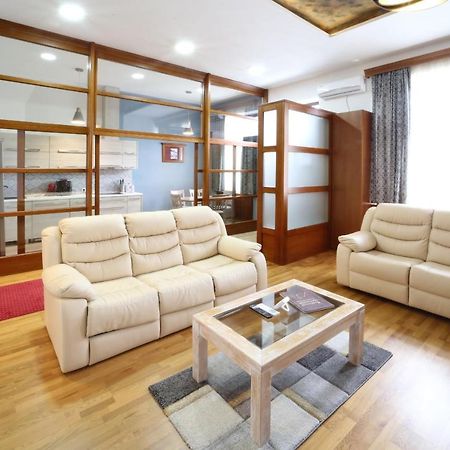 Virag Apartman Luxury Odorheiu Secuiesc Buitenkant foto